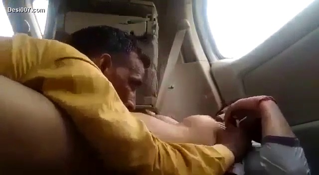 கேப் டிரைவர் உடன் IT கேர்ள் தமிழ் கார் செக்ஸ் பண்ணுகிறாள்