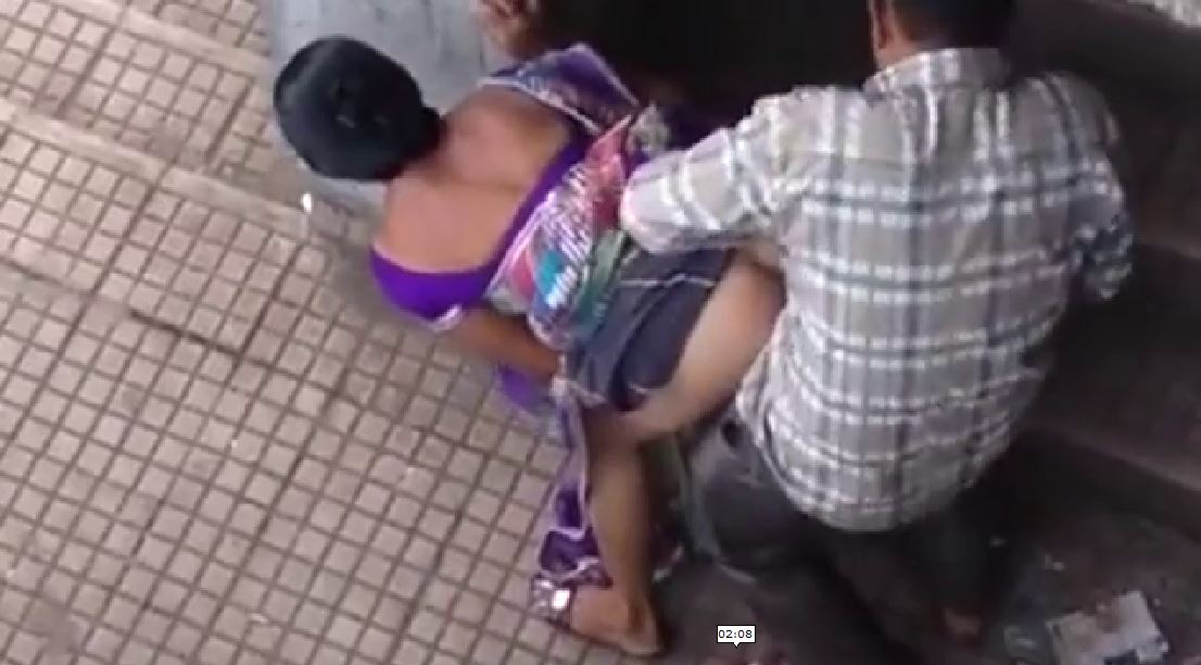 சென்னை தெரு தேவிடியா பொது இடத்தில சாறி தூக்கி ஓக்கிறாள்