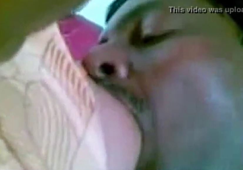 பொள்ளாச்சி மனைவி முலையில் பால் குடிக்கும் ஆண்ட்டி செக்ஸ் வீடியோ