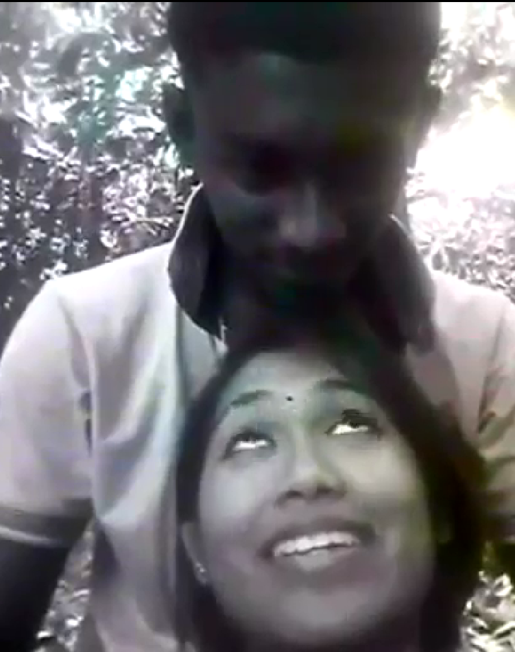 காதலிக்கு கிஸ் அடிச்சு மூடு ஏற்றுகிறான்