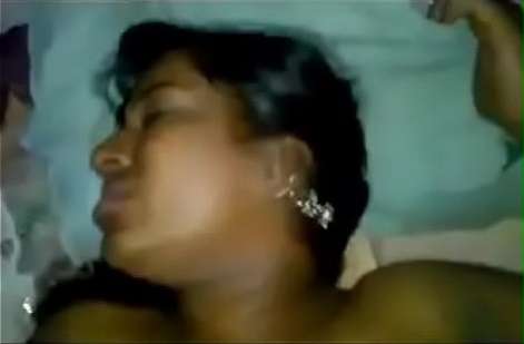 காமப்பசிக்கு விந்தை பரிசளிக்கும் ஆண்