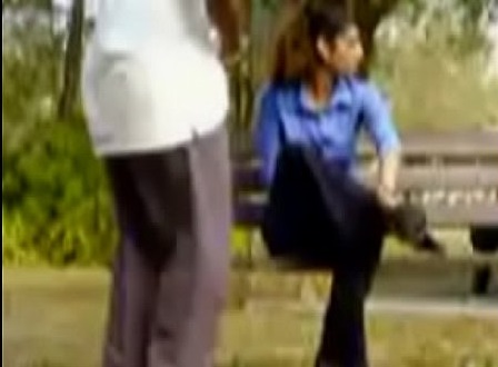 பார்க்கில் அங்கிள் பூல் ஊம்பும் காலேஜ் கேர்ள்