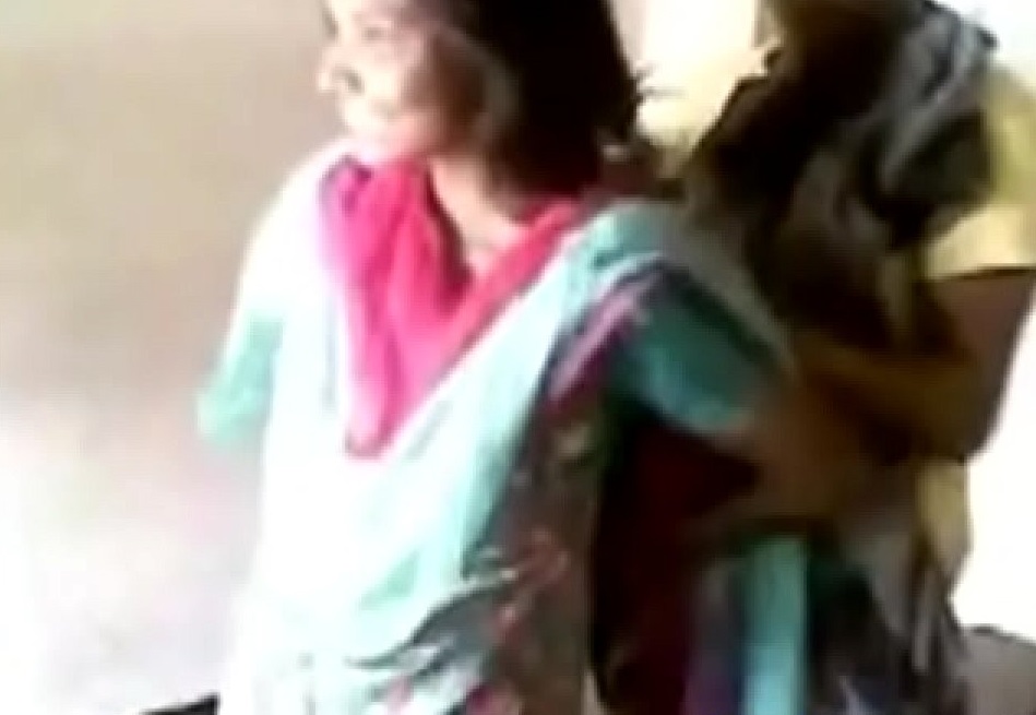 டியூஷன் மாஸ்டர் லுங்கி தூக்கிட்டு ஓக்கிறான்