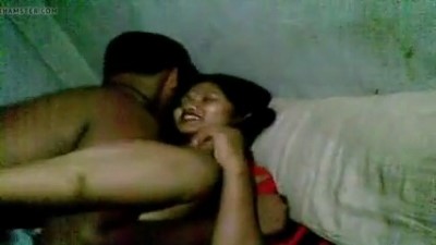 வேலைக்காரிக்கு முரட்டு குத்து