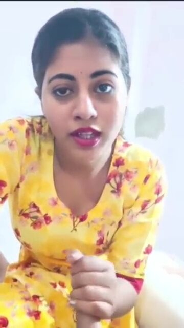 சென்னை கேர்ள் டிரஸ் கழட்டிட்டு ஓல் அடிக்கிறாள்