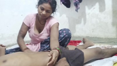 வில்லேஜ் வேலைக்காரி வடிவு மசாஜ் செக்ஸ் செய்கிறாள்