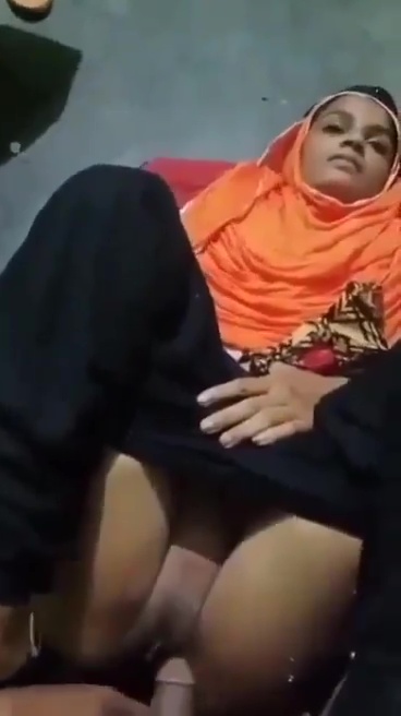 நஸ்ரின் ஆன்டி பேண்ட் கழட்டிய கள்ள காதலன்