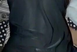 பேக் ஷாட் வாங்கும் மாடர்ன் சூத்து அழகி
